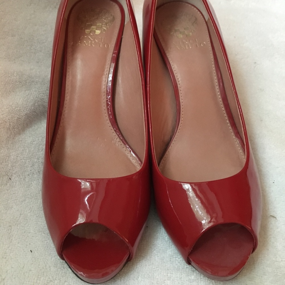 Vince Camuto “Kira” Red Peep Toe Shoes Size W 8